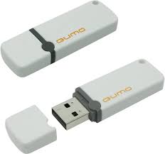 USB накопитель 16Gb Qumo Optiva OFD-02 белый (white)